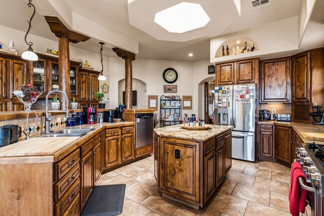 Building Photo - 12705 Chuck Wagon Rd