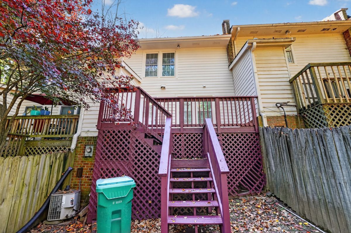 Building Photo - 898 Chippendale Ln