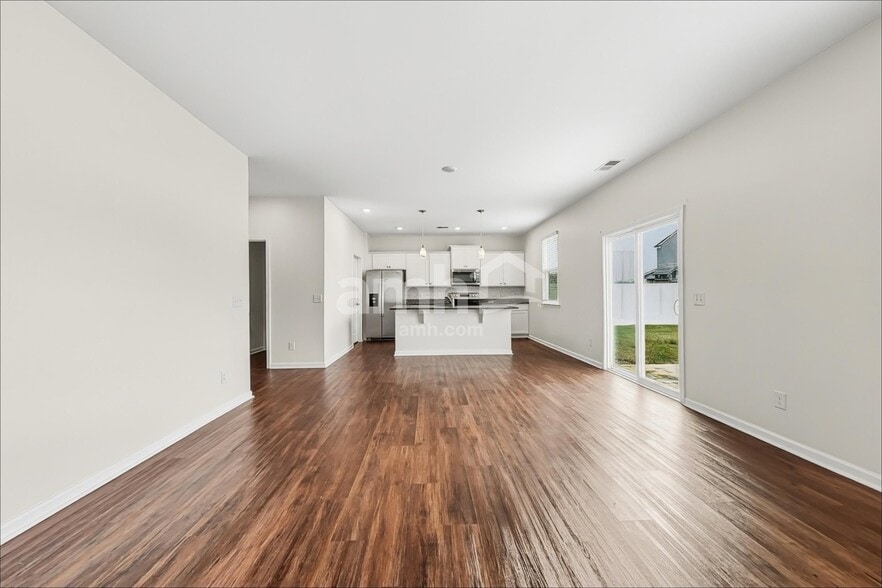 Building Photo - 203 Bushwood Dr