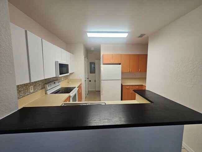 Building Photo - 118 SW Peacock Blvd