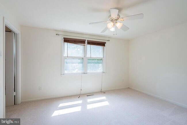 Building Photo - 3048 Silent Valley Dr
