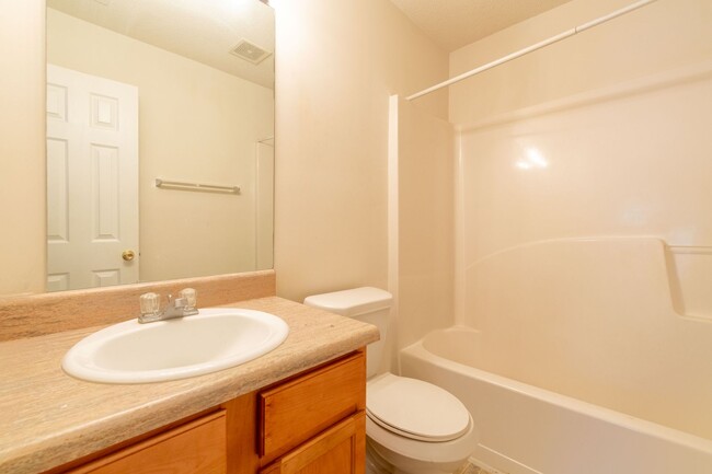 Building Photo - Move-In Ready 4 Bedroom Beauty in South Fulton!!