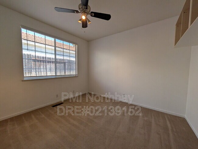 Building Photo - 3275 Formby Ln