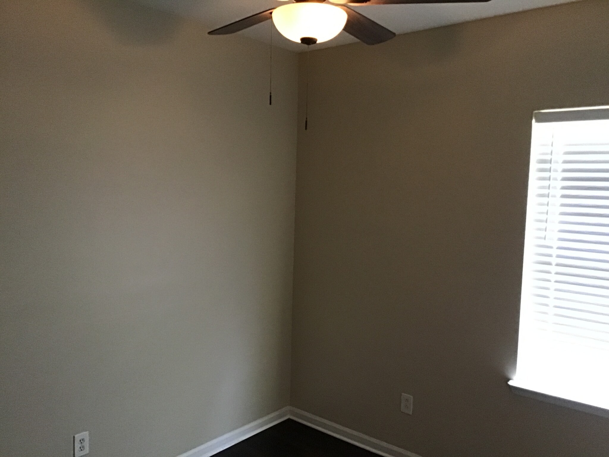 Building Photo - 671 Southland Ln