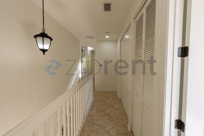 Building Photo - 708 SW 147th Ave