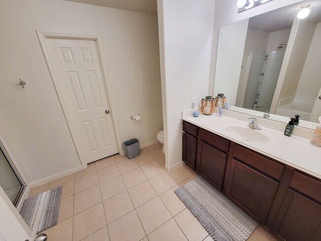 Building Photo - BEAUTIFUL LARGE 1 STORY 3 BEDROOM 2 BATH H...