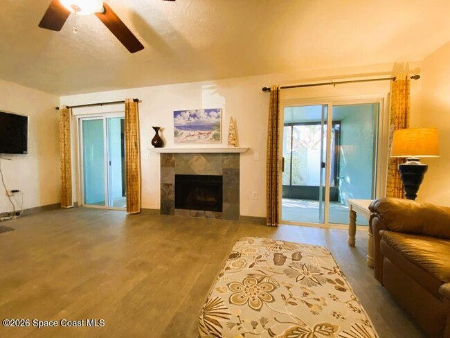 Building Photo - 403 Hayes Ave