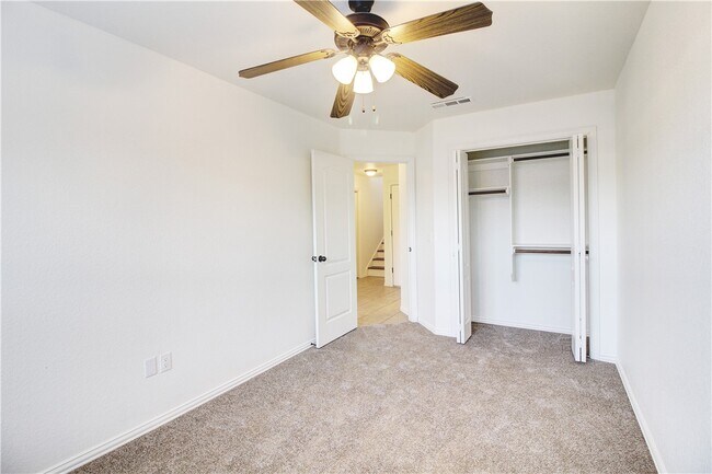 Building Photo - 763 W Sandy Beach Ln