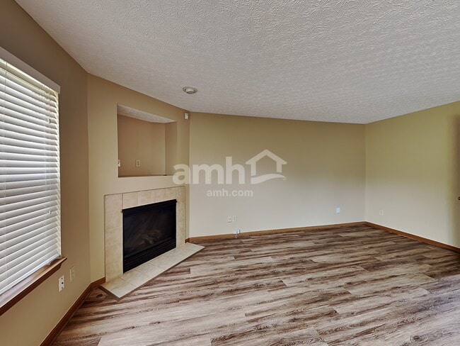 Building Photo - 6476 Kelsey Ct