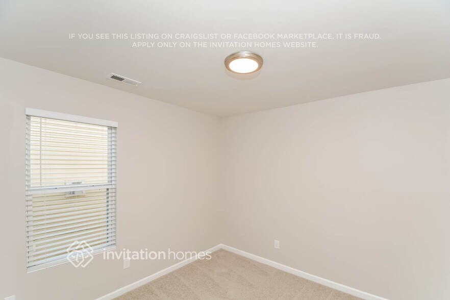 Building Photo - 4 Duck Pond Ct