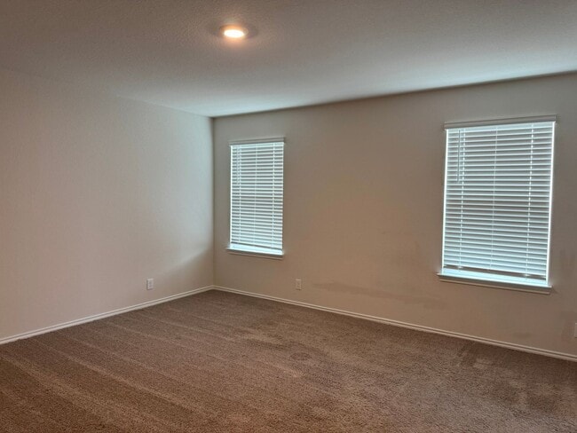 Building Photo - 9603 Lowline Brg