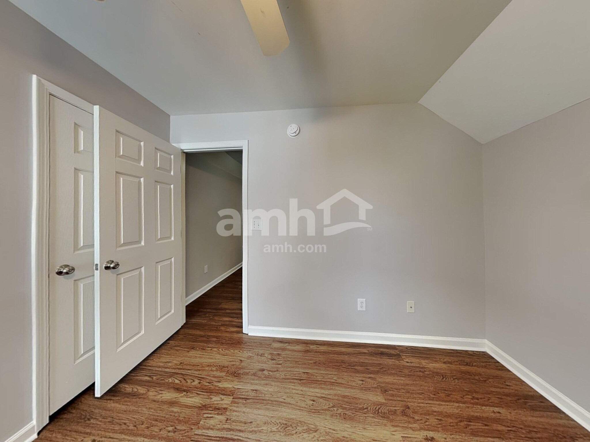 Building Photo - 321 Collinsworth Dr
