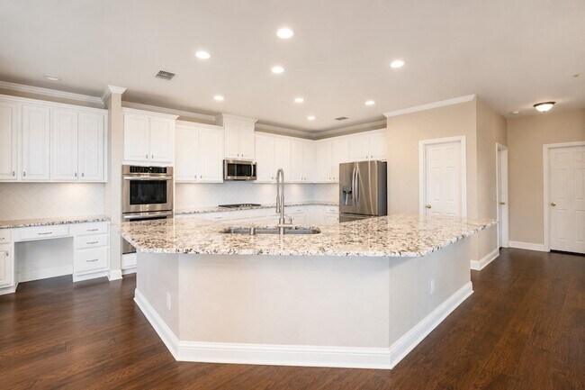 Building Photo - 4453 Red Barn Dr