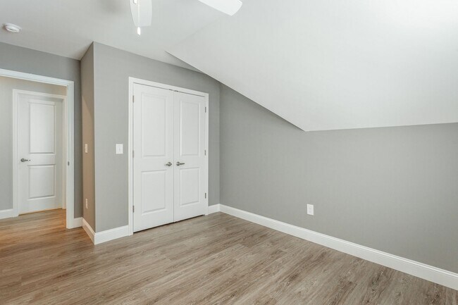 Building Photo - New 4 Bedroom Home in Red Bank with 2-Car Garage