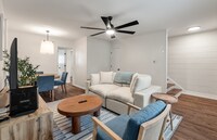 Building Photo - 8 Grove St