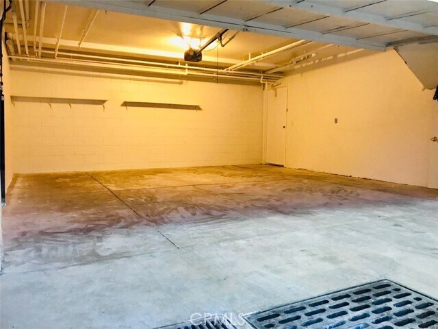 Building Photo - 14253 Gilmore St