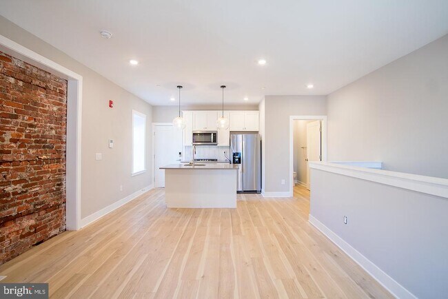 Building Photo - 129 S 49th St