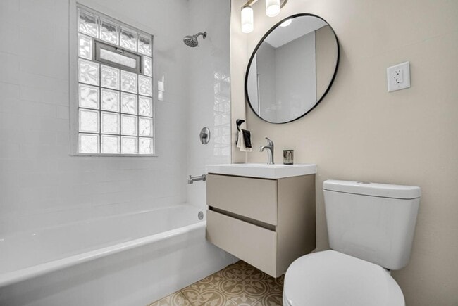 Building Photo - Large Home Totally Remodeled! Move in Specials!