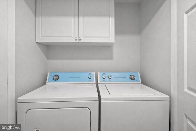 Building Photo - 1534 8th St NW