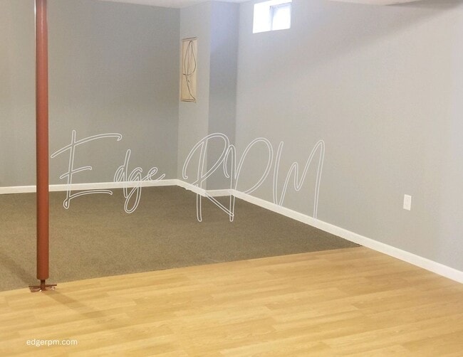 Building Photo - Now leasing for May 2026! Four Bed/One Bath