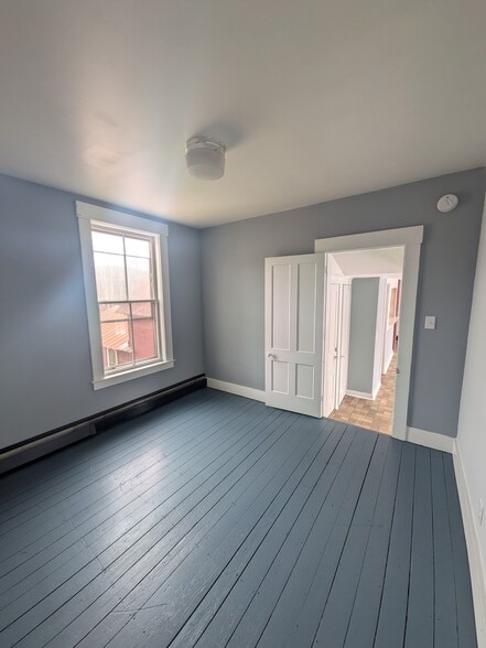 Building Photo - 2978 Vt Rte 14 N