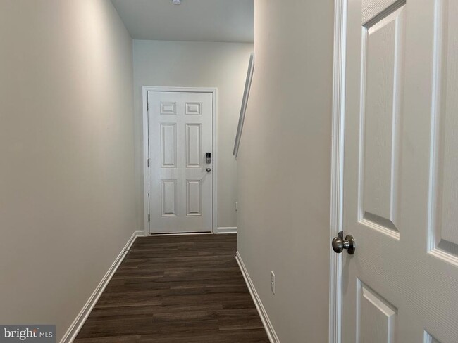 Building Photo - 115 Rae Ct