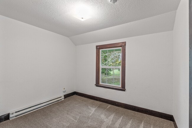 Building Photo - 117 Benthein Rd