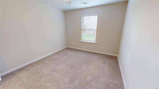 Building Photo - 172 Laila Wy