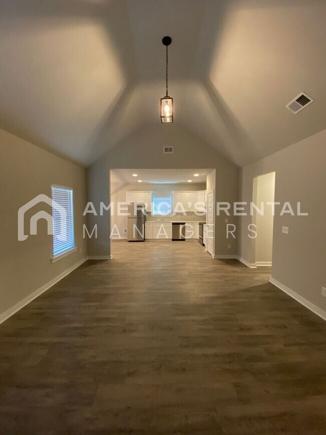 Building Photo - Home for Rent in Thorsby! Available NOW!!