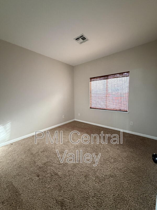 Building Photo - 108 Hornfels Ave