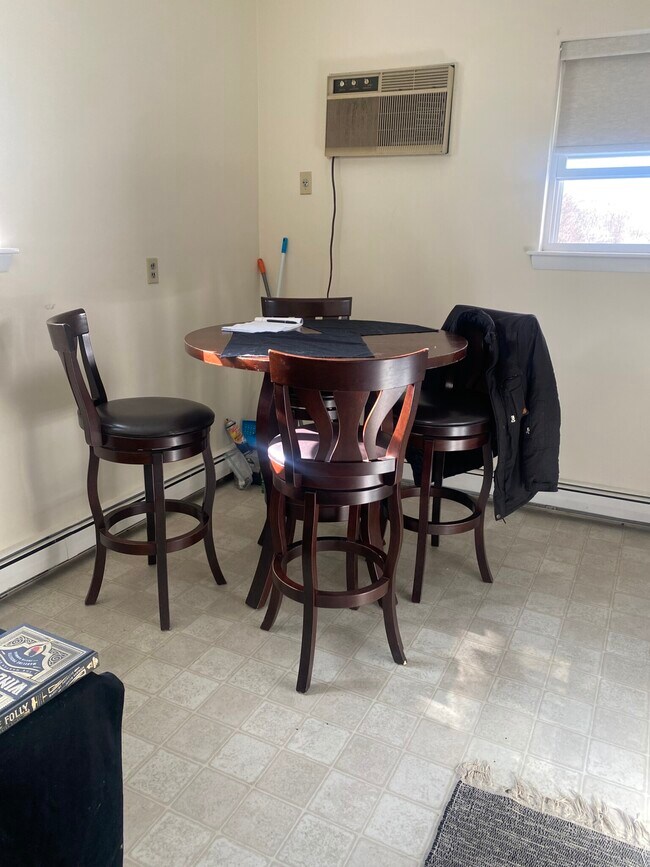 Building Photo - 176 Salem St