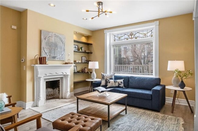 Building Photo - Luxurious 5-Bedroom Rental in the Heart of Shadyside