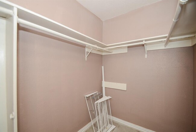 Building Photo - 9414 Clipperwood Pl