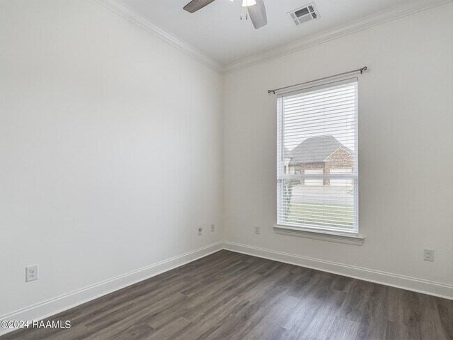 Building Photo - 316 Redfern St