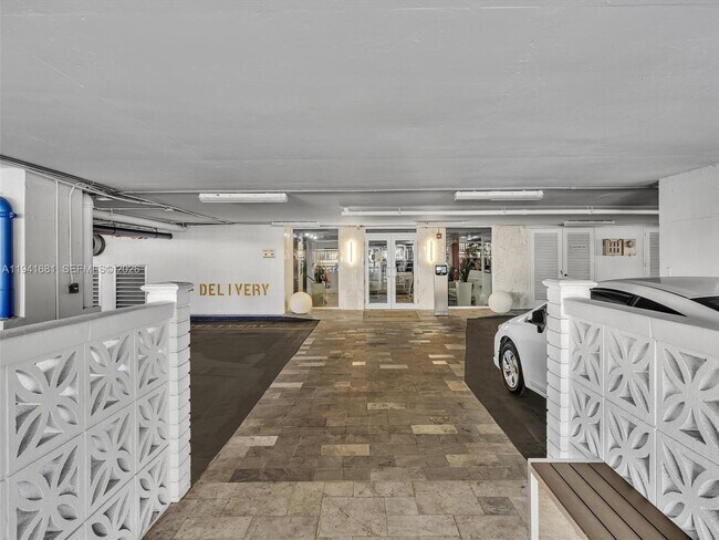 Building Photo - 401 Ocean Dr