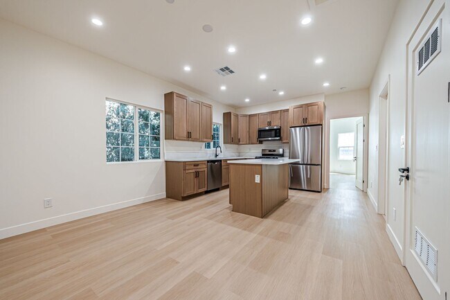 Building Photo - Now Offering Two Weeks Free – Upstairs 3-B...