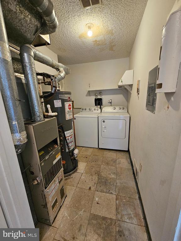 Building Photo - 98 Versailles Ct