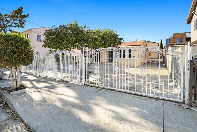 Primary Photo - 653 Maltman Ave