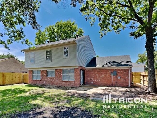 Building Photo - 2610 Townhall Ln