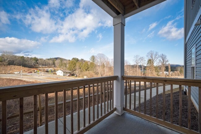 Building Photo - 71 Maple Grove Ln