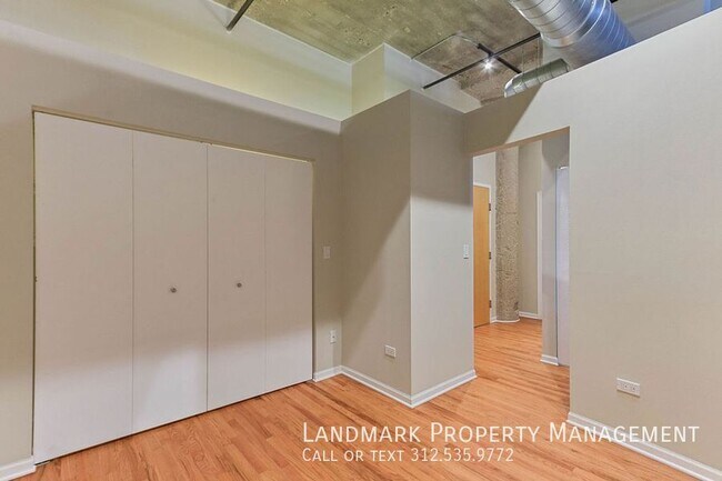Building Photo - 758 N Larrabee-#820