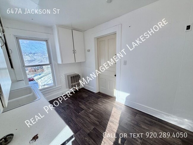 Building Photo - 647 Jackson St