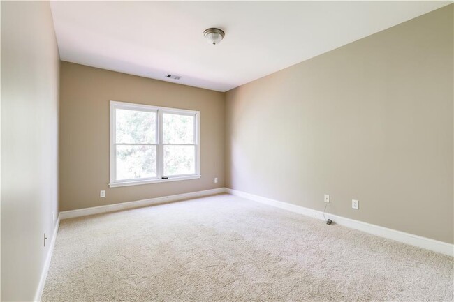 Building Photo - 2680 Colgan Ct SE