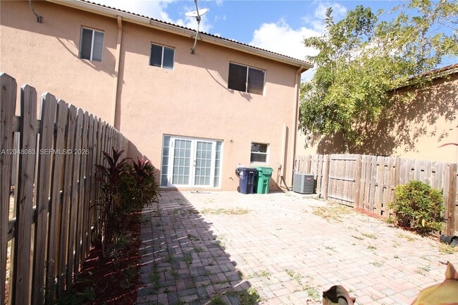 Building Photo - 14758 SW 9th Ln