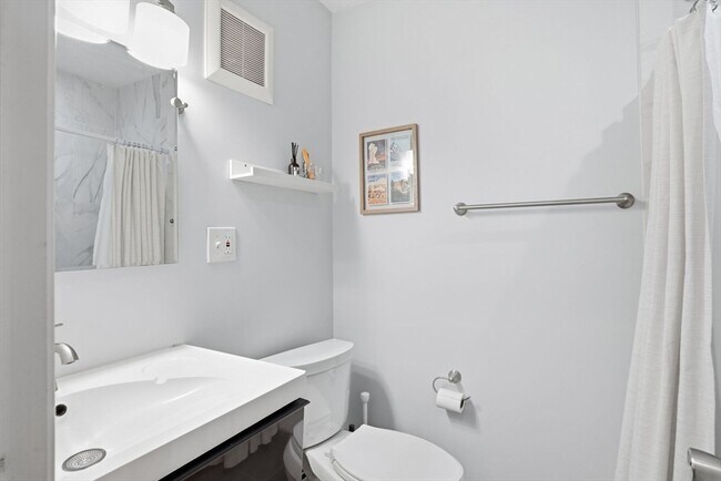 Building Photo - 227 Marlborough St