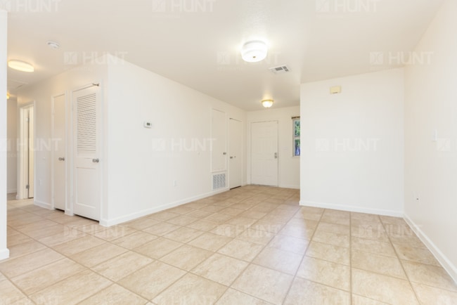 Building Photo - 2208 Kirkbride Ave