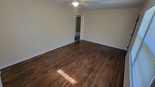 Building Photo - 5408 Speedway Ave