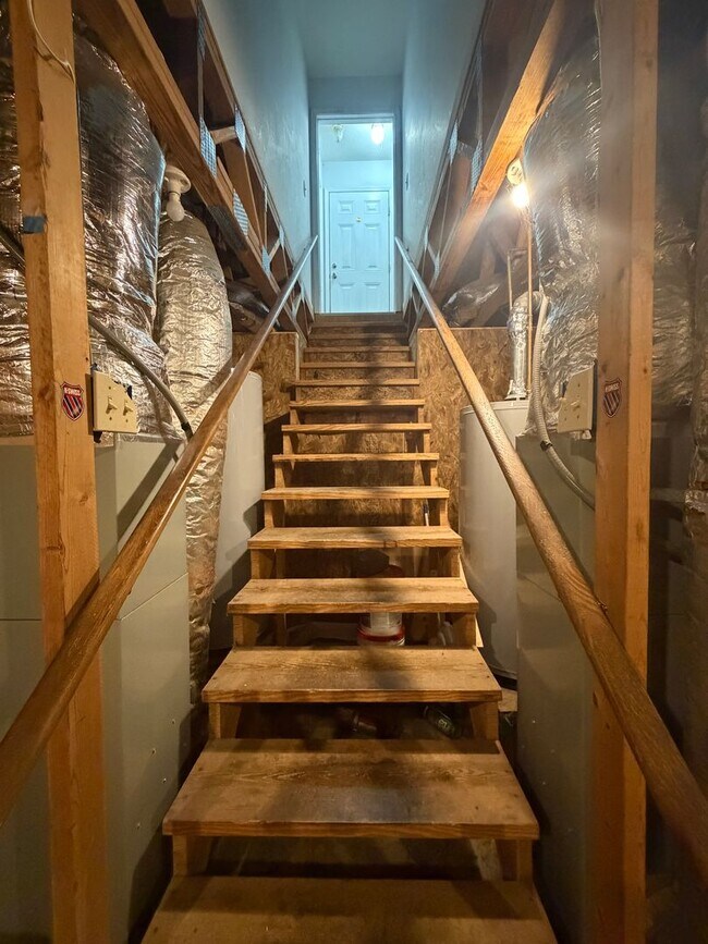 Building Photo - 4063-4063 Wynn St