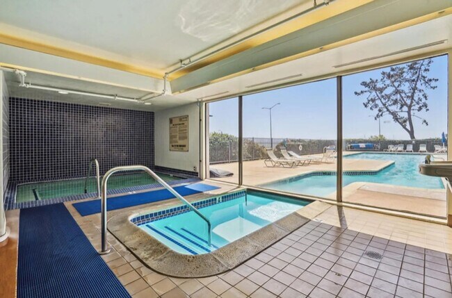 Building Photo - Watergate One Bedroom
