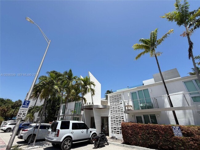 Building Photo - 1601 West Ave